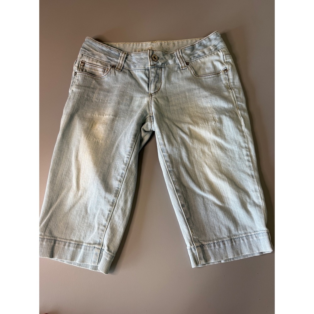 Refuge Womens Light Wash Denim Bermuda Shorts Size 5 Low Rise Stretch Jeans